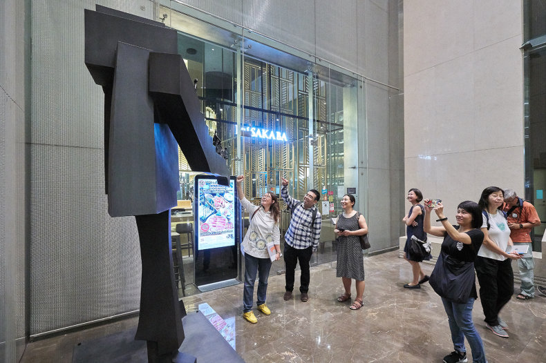Exploring Singapore's Art Scene: Local Artists and Must-Visit Galleries